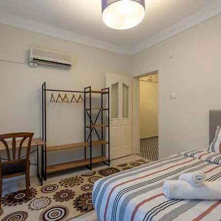 In The Centre Of Taksim And Galataport 3 Bedrooms In アパート