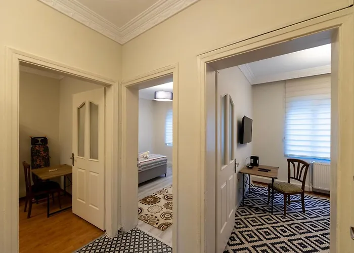 In The Centre Of Taksim And Galataport 3 Bedrooms In Apartamento