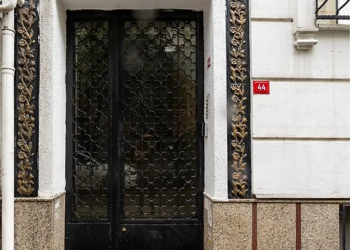 In The Centre Of Taksim And Galataport 3 Bedrooms In