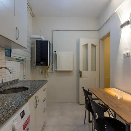 Апартаменты In The Centre Of Taksim And Galataport 3 Bedrooms In